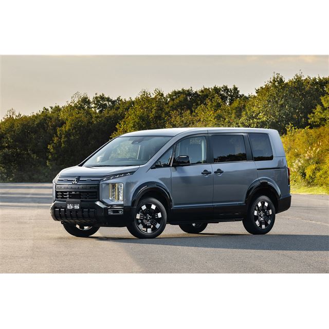 三菱自動車は2025年10月29日、ミニバン「デリカD：5」の大幅改良モデルを発表し、そのプロトタイプを「ジャ...