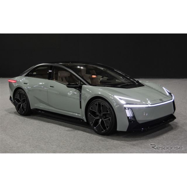 トヨタは29日、「ジャパンモビリティショー2025」で『カローラコンセプト』を世界初公開した。新時代のカロ...