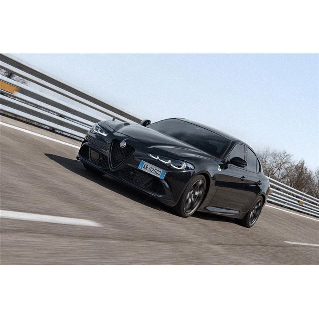 アルファロメオ ジュリアの価格・新型情報・グレード諸元 価格.com