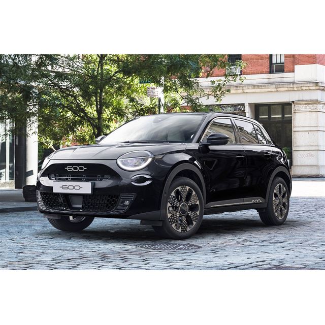 ステランティス ジャパンは2025年11月11日、フィアットのコンパクトSUV「600ハイブリッド」に台数150台の限...