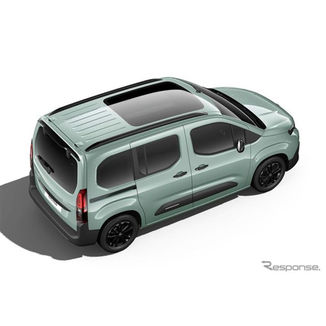 ステランティスジャパンは、シトロエンのMPV『ベルランゴ』に、特別色「アクア グリーン」を設定したと発表...