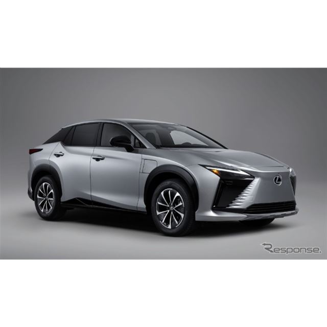 レクサスの米国部門は、電動SUV『RZ』の改良新型を11月中に米国市場で発売すると発表した。
　レクサスの...