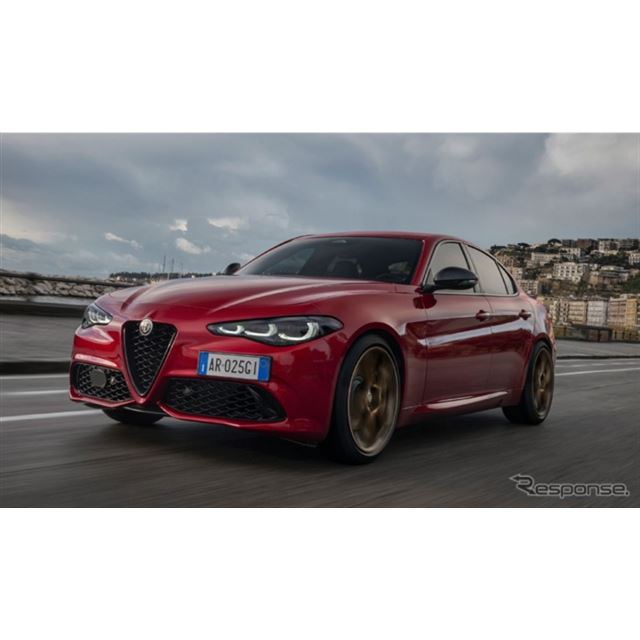 ステランティスジャパンは11月26日、アルファロメオのスポーツセダン『ジュリア』とSUV『ステルヴィオ』に...
