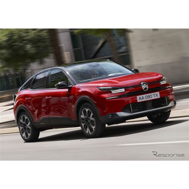 ステランティスジャパンは、シトロエンのCセグメントハッチバック『C4 MAX HYBRID』をブラックルーフを標準...