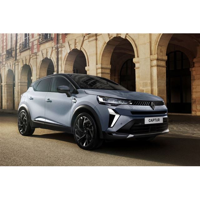 ルノー・ジャポンは2025年12月26日、コンパクトSUV「キャプチャー」およびクーペSUV「アルカナ」について、...