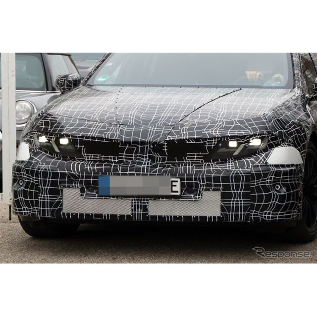 BMW『M3』フル電動バージョンのプロトタイプを、これまでで最も鮮明に、そして軽偽装でカメラが捉えた！
...