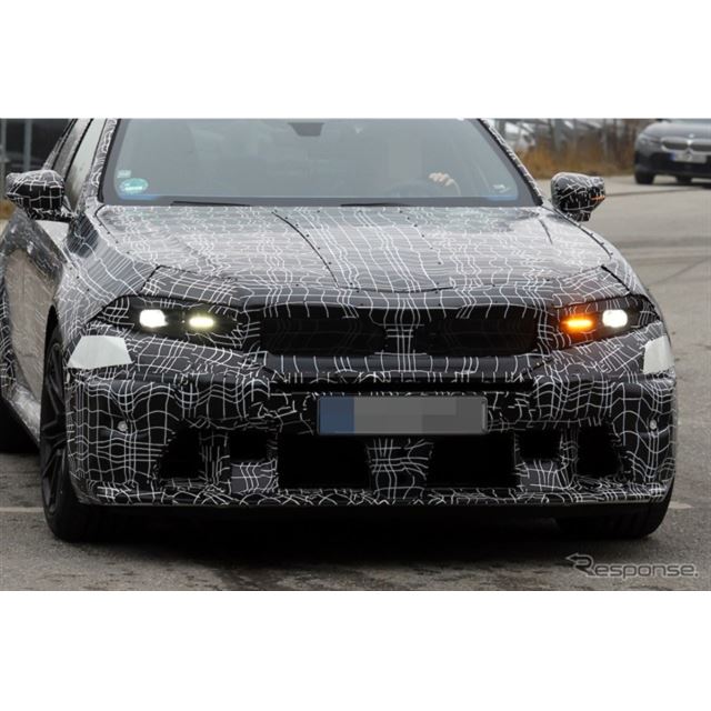 BMW���J�����̃��C���i�b�v�ŋ��Z�_���A�wM5�x�̍ŐV�v���g�^�C�v���J�������������BM5�Z�_���͉��x���B�e...