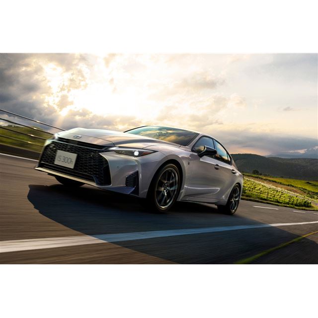 トヨタ自動車は2026年1月8日、スポーティーセダン「レクサスIS」の大幅改良モデルを発売した。
　今回の改...