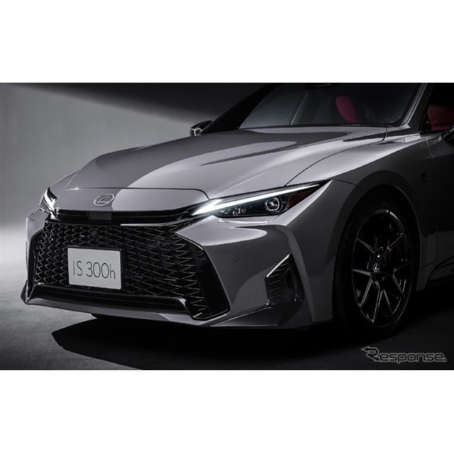 ���N�T�X��1��8���A�n�C�u���b�h�X�|�[�c�Z�_���wIS300h�x���ꕔ���ǂ����Ɣ��\�B����ɓ��ʎd�l�ԁuF SPOR...