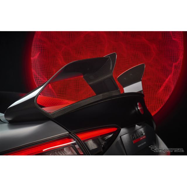 アルファロメオは、国際的なセーリングチーム「ルナロッサ」とのパートナーシップによる『ジュリア クアド...