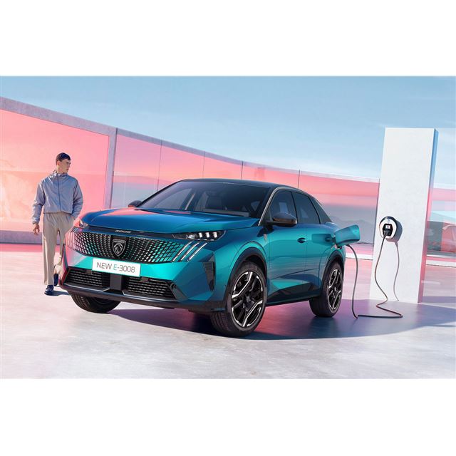 �X�e�����e�B�X �W���p����2026�N2��12���A�v�W���[�u�����h��SUV�u3008�v�̃��C���i�b�v�Ƀt���d�����f��...