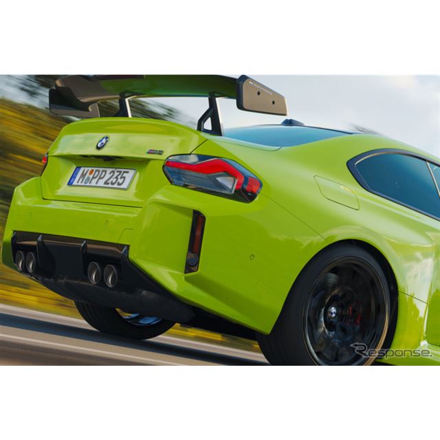 BMW�́A�����\�X�|�[�c�N�[�y�wM2�x�����ɁA�T�[�L�b�g���s�ɓ��������uM Performance Track Kit�v��7����...