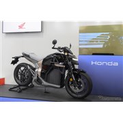 ��ヂ�[�^�[�T�C�N���V���[2026�ɓW�����ꂽ�z���_ WN7