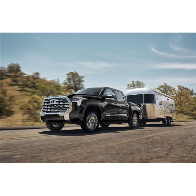 トヨタ自動車は2026年4月2日、米国で生産するトヨタブランドのピックアップトラック「タンドラ」と、3列シ...