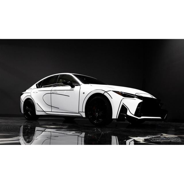 レクサスは、ビジュアルアーティストのアレックス・アルパート氏と共同制作した1台限りのカスタムモデル「I...