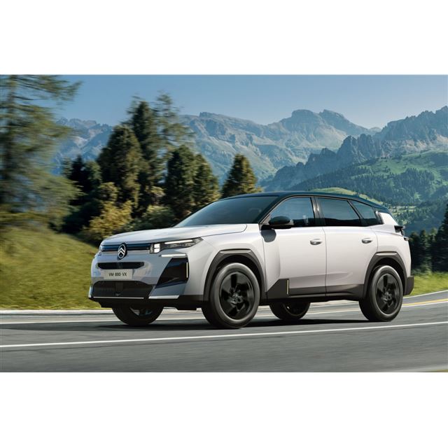 ステランティス ジャパンは2026年4月16日、新型「シトロエンC5エアクロス」の導入を発表し、同日、販売を開...