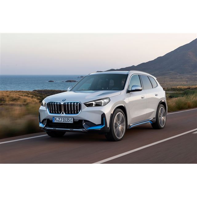 BMW�W���p����2026�N5��26���ABMW�̓d�C�����ԁuiX1�v�uiX2�v�ɂ��āA�����f���̈�[�d���s�����iWLTC��...