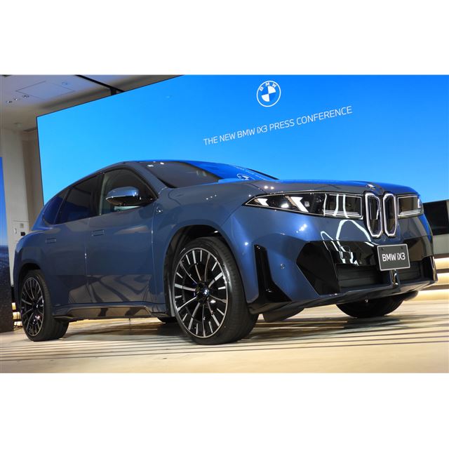 BMW�W���p����2026�N7��22���A�V�^�d�C�����ԁiBEV�j�uiX3�v�𔭕\���A�����̔����J�n�����B�[�Ԃ͓��N7��...