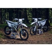 ハスクバーナの2027年エンデューロ『TE 300 PRO』と『FE 350 PRO』