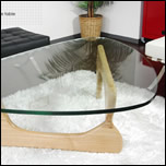 �C�T���E�m�O�` �R�[�q�[�e�[�u���̎ʐ^