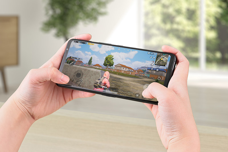 価格.com - [PR企画]ハードもソフトも妥協なしの怪物スマホ