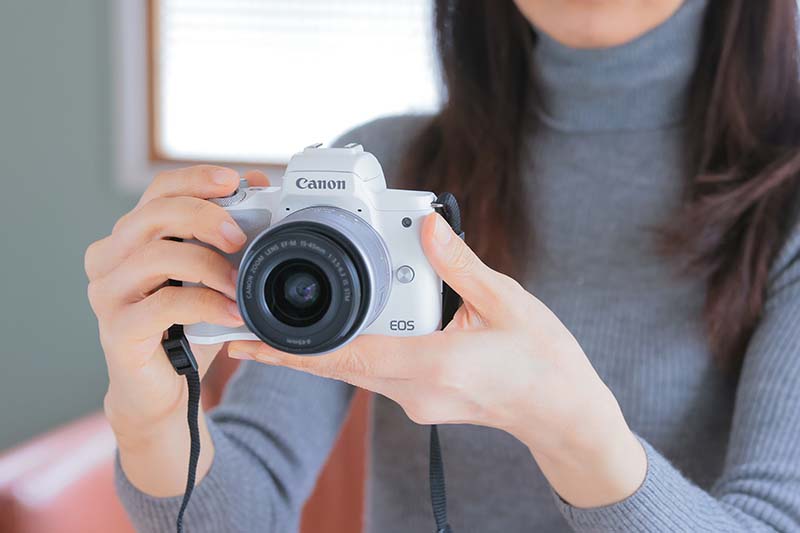 人気機種♪コンパクトで高機能の大満足カメラ❤️Canon EOS Kiss M2 CANON EOS Kiss M2 ボディ 価格比較 - 価格.com