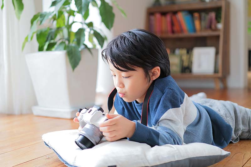 キヤノン「EOS Kiss M2」