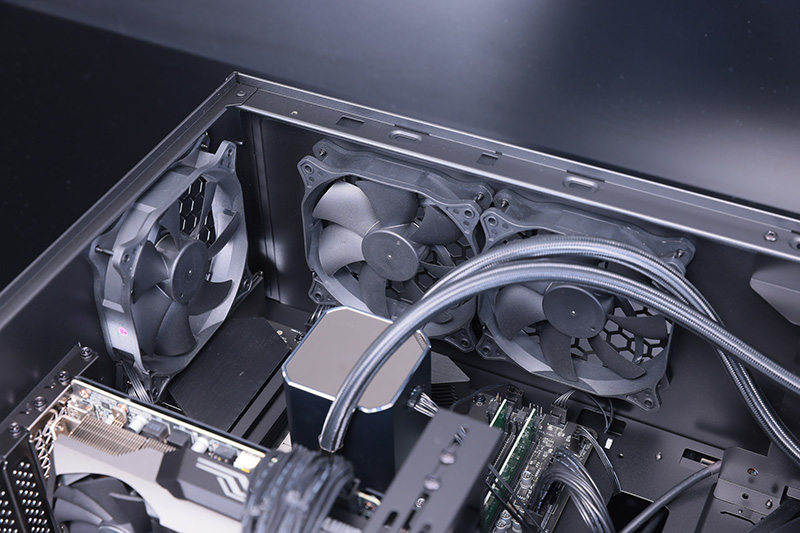 iiyama「LEVEL∞ R-Class」