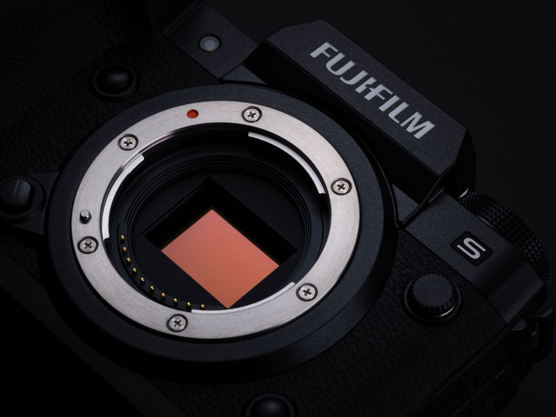 価格.com - [PR企画]富士フイルム 新型ミラーレスカメラ「X-H2S」実力