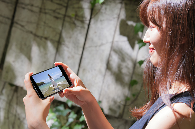 シャープ「AQUOS R7」