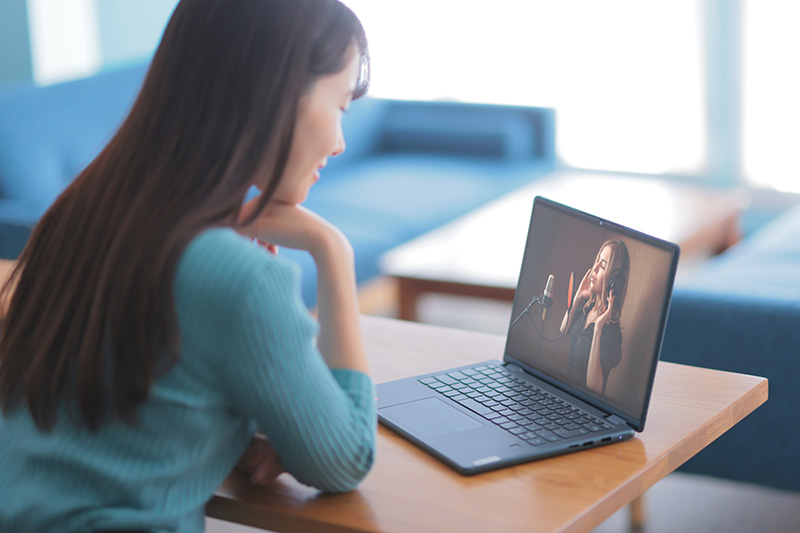 レノボ「Lenovo Yoga 670」