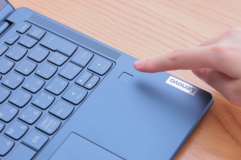 レノボ「Lenovo Yoga 670」