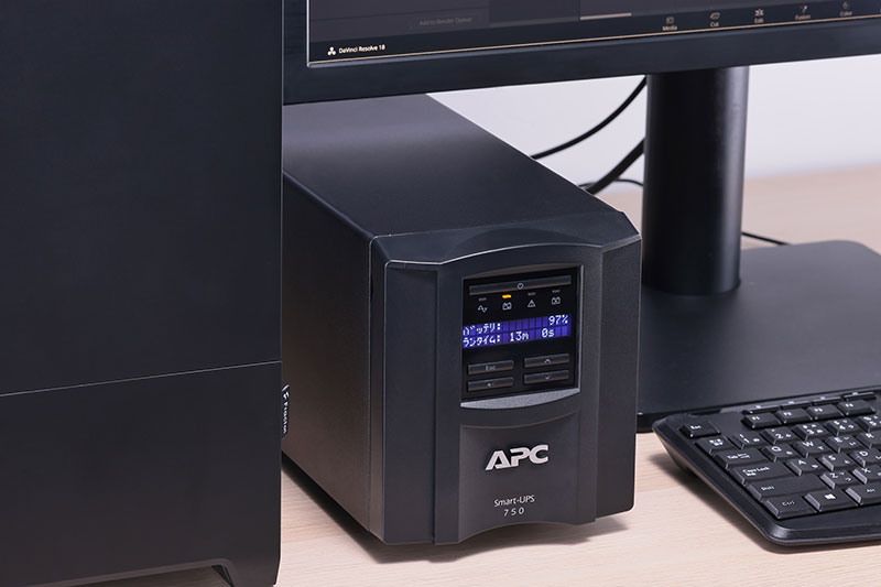 価格.com - [PR企画]APC「Smart-UPS SMT750J」でサーバーやネットワークを停電から守ろう