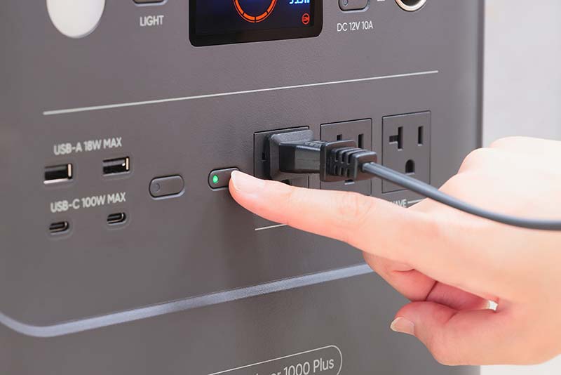 Jackery Solar Generator 1000 Plus