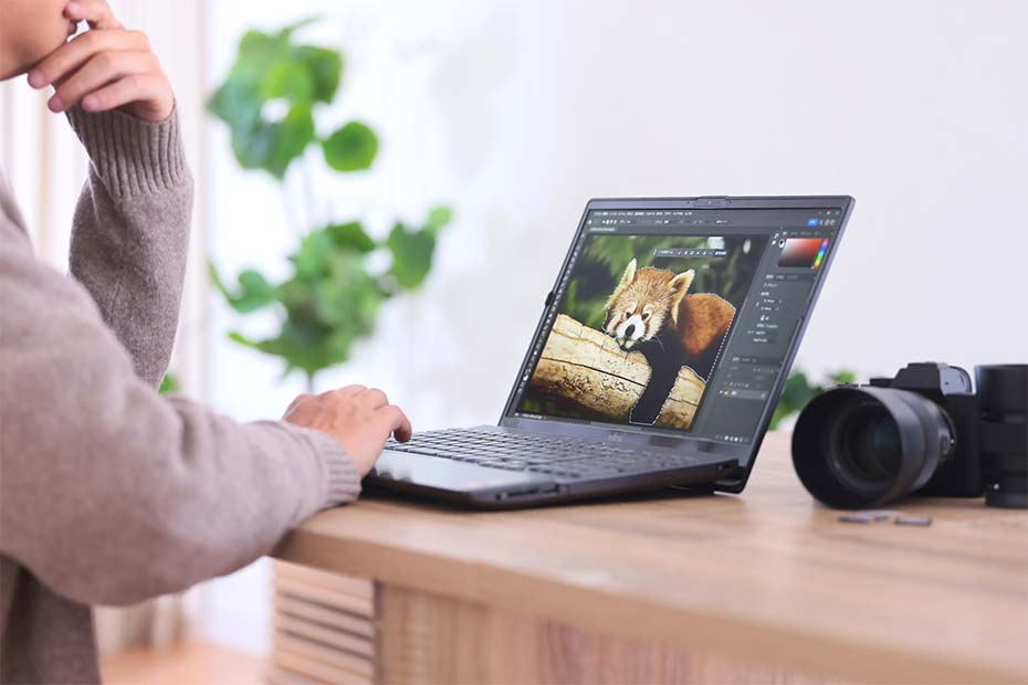 富士通パソコン「FMV LIFEBOOK WAA/J1」