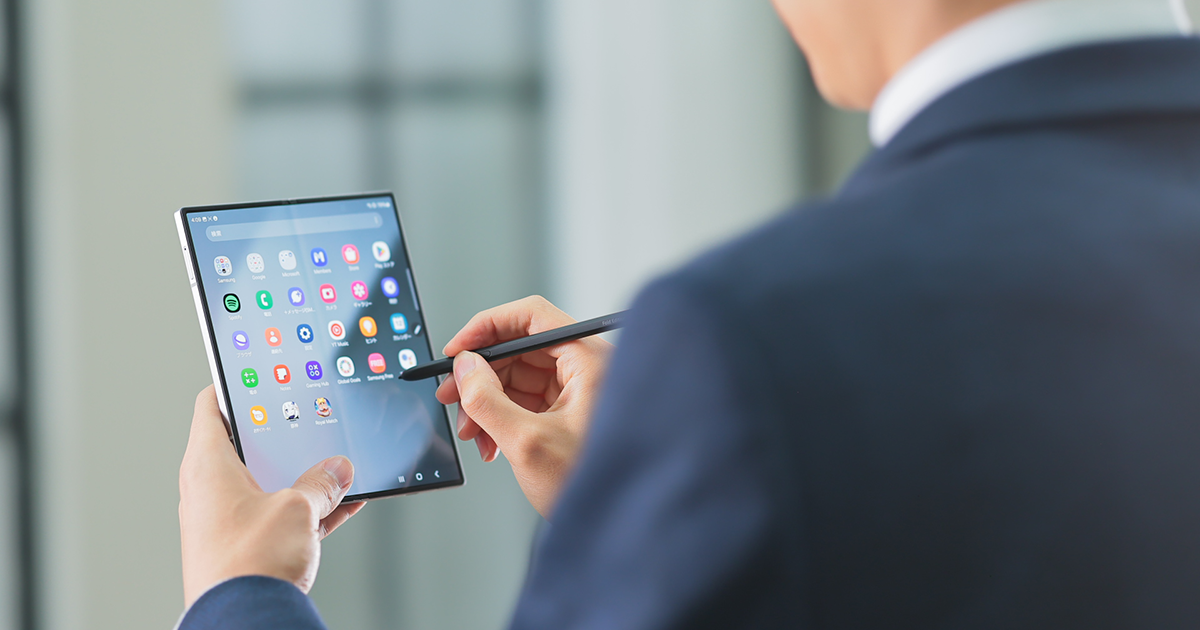 価格.com - [PR企画]シリーズ史上最強の折りたたみAIフォン