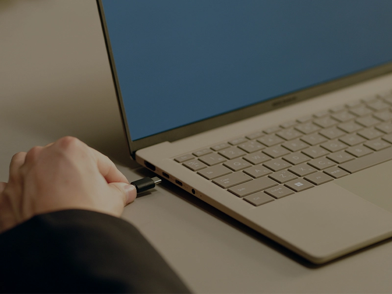 ASUSuZenbook SORAv
