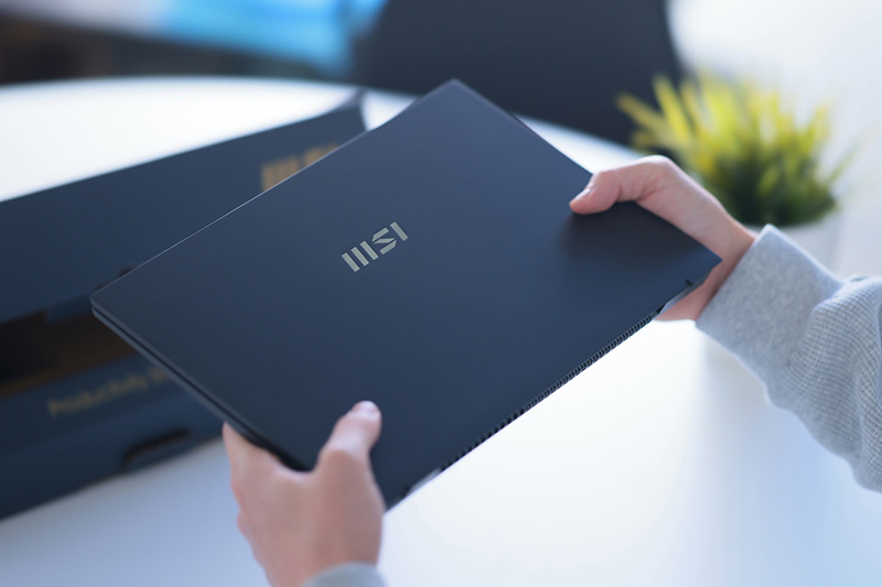 MSI「Prestige 13 A13M」