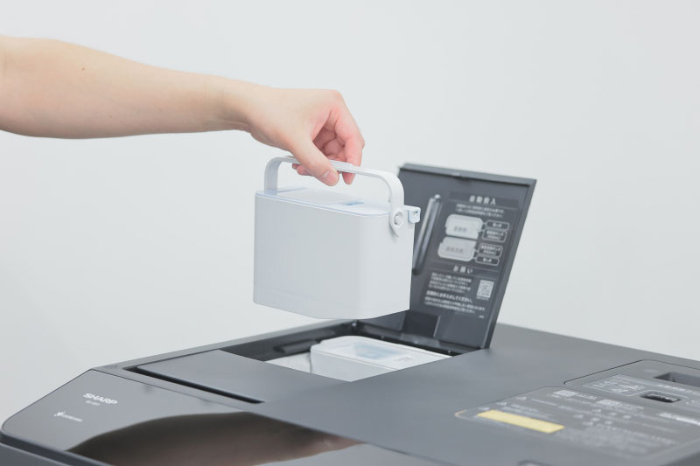 シャープ「ES-12X1」