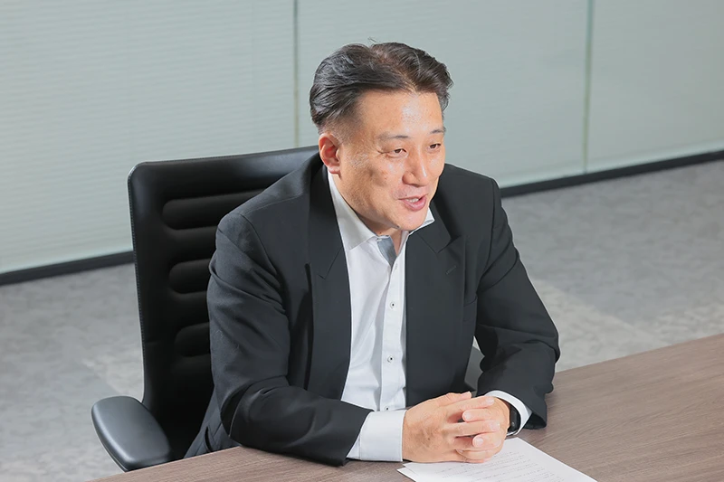 若い世代は、スマートフォンに慣れ親しんでいるいっぽうで、パソコンにはなじみがないと感じている鎌田