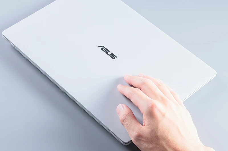 ASUS ExpertBook Ultra