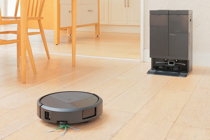 Roomba® Plus 515 Combo ロボット+AutoWash™ 充電ステーション