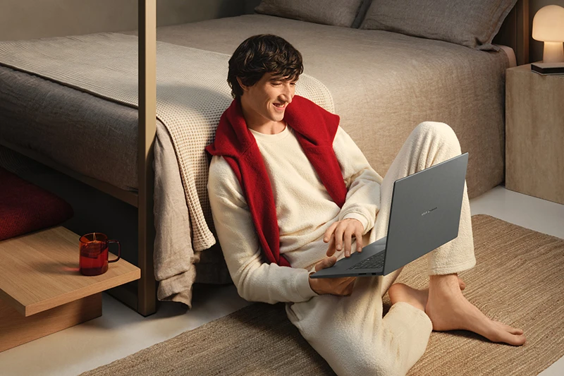 ASUS Zenbook SORA 16