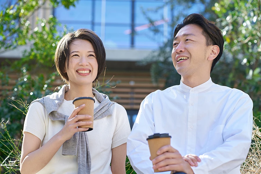 ATMを賢く選ぶだけで浮いたお金は、コーヒー1杯分のゆとりに。そんな小さな積み重ねが、おトクな暮らしにつながります