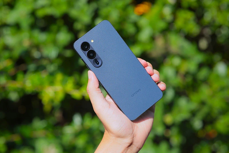 価格.com - [PR企画]10万円以下のハイクラススマホ「arrows Alpha2