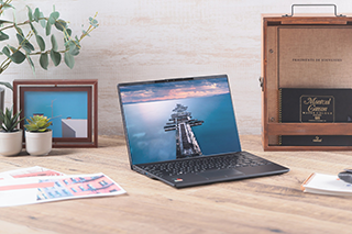 Lenovo�uYoga Slim 7x Gen 9 83ED000QJP�v