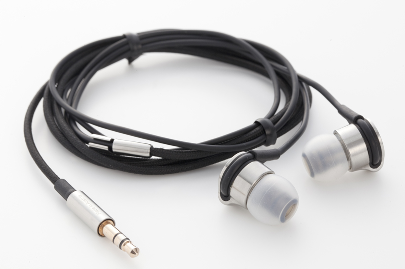 価格.com - 【注目製品レポート】異次元のサウンドを体験！ AKGの13万