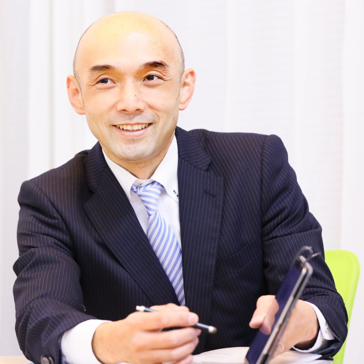 >���q���i����