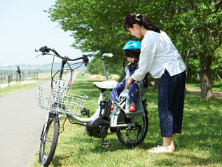 子供を乗せるなら、専用装備の選択も必要