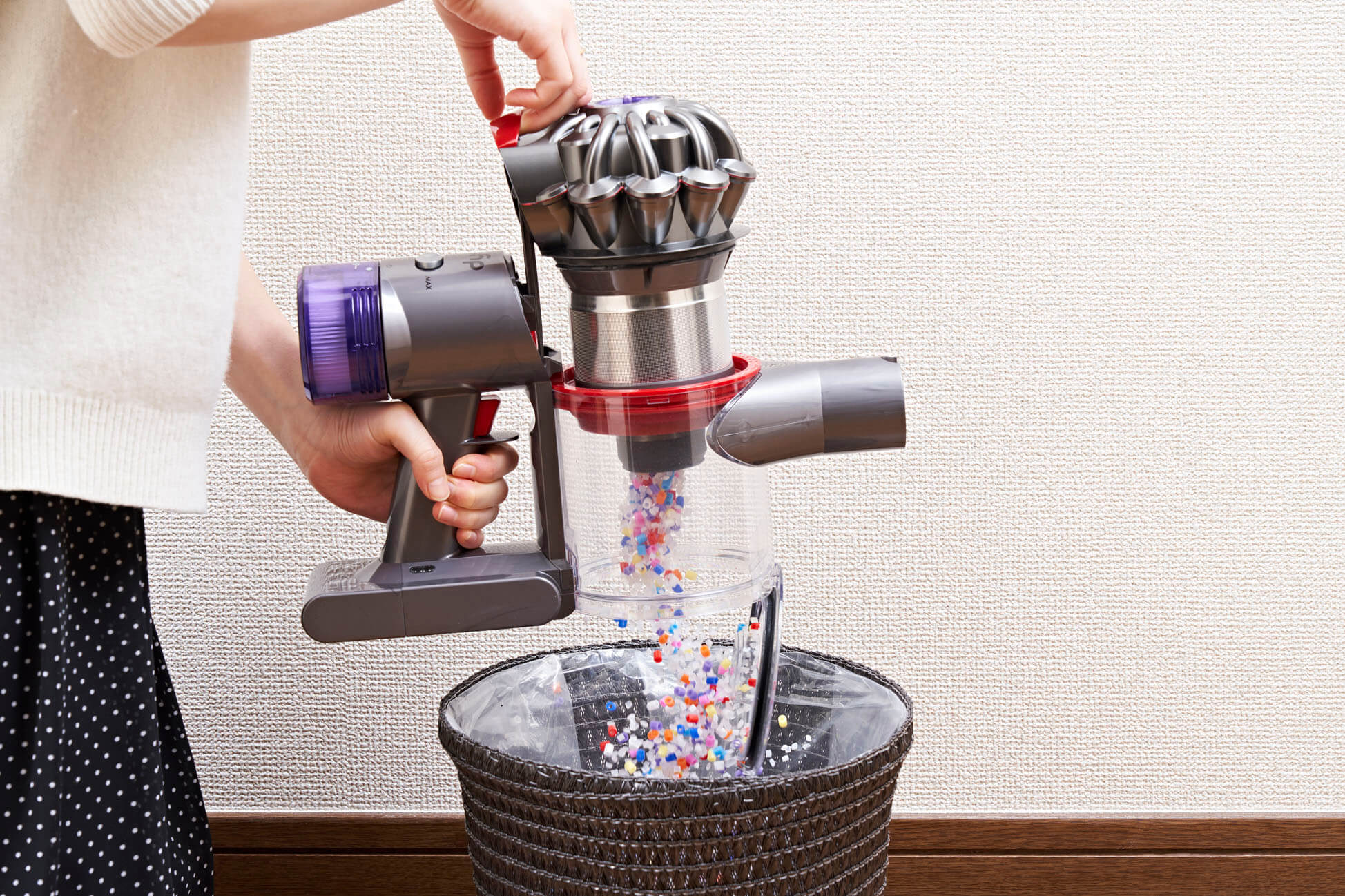 使いやすいは使いたいに｜Dyson V8 Slim Fluffy+｜価格.com インプレッション